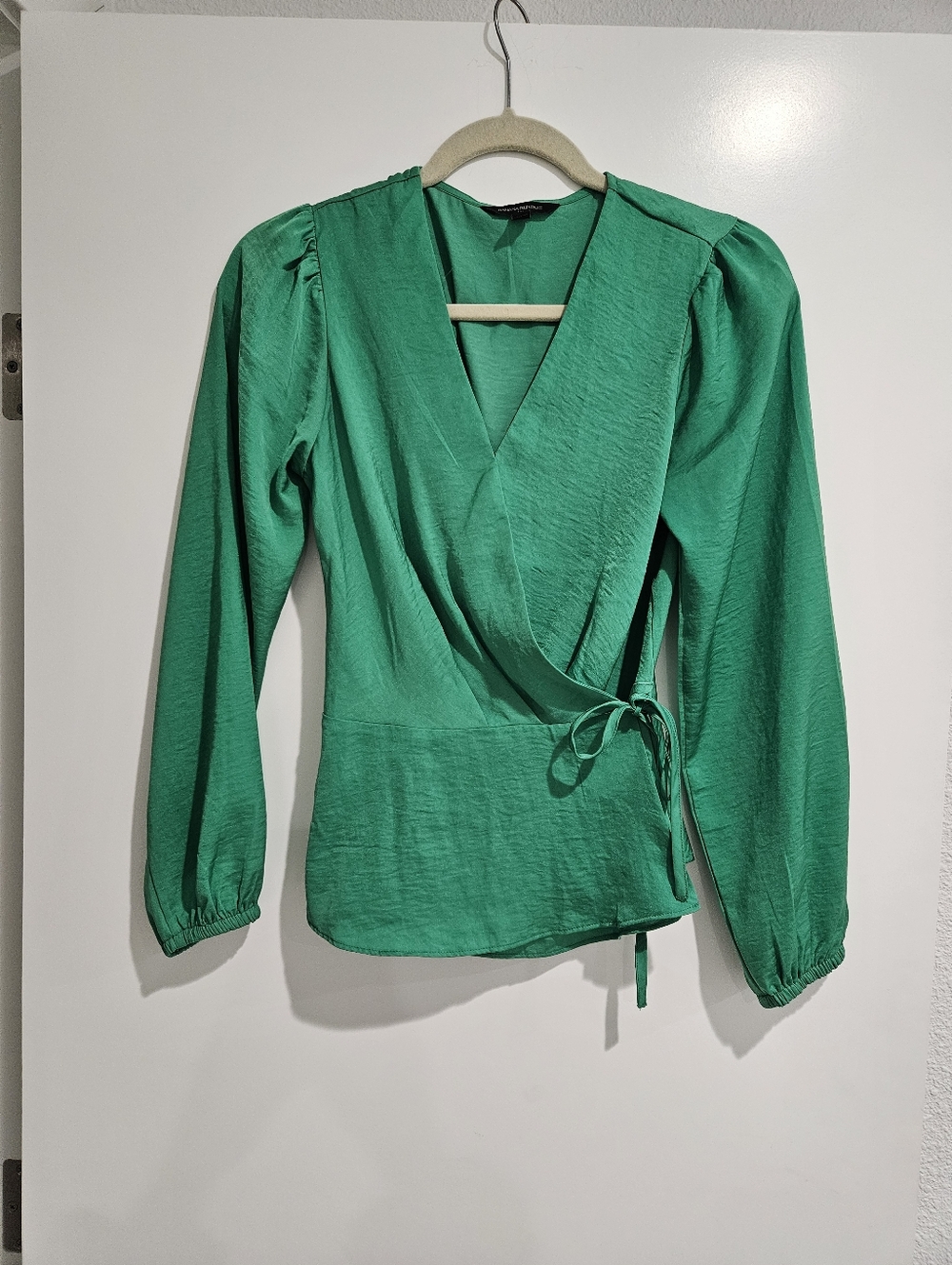 Banana Republic Kelly Green Wrap Blouse Top Long Sleeves XS